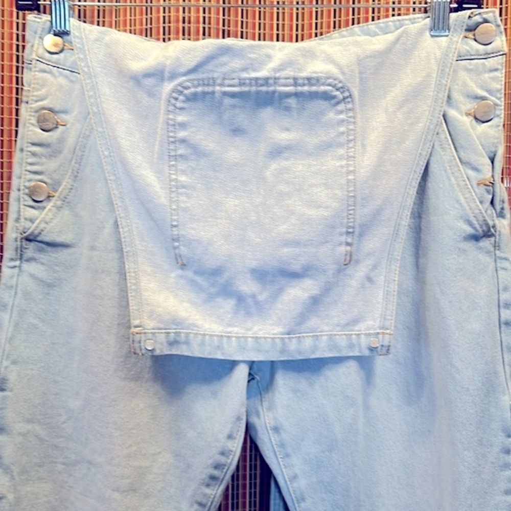 Forever 21 Men’s Bib Jeans, Size M, W-18/36 L-30, light blue wash, NWOT